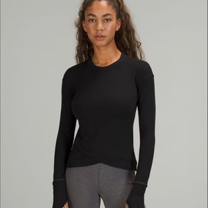 Lululemon Close to Crossing Top NWOT
